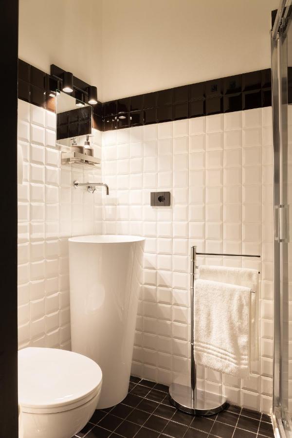 Hl Luxury Duomo Apartment - Via Torino, Montenapoleone ميلان المظهر الخارجي الصورة